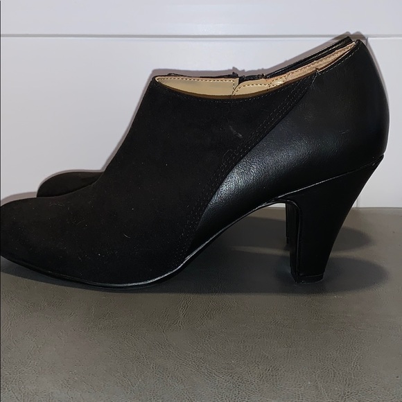 Black Naturalizer Booties - Picture 4 of 8